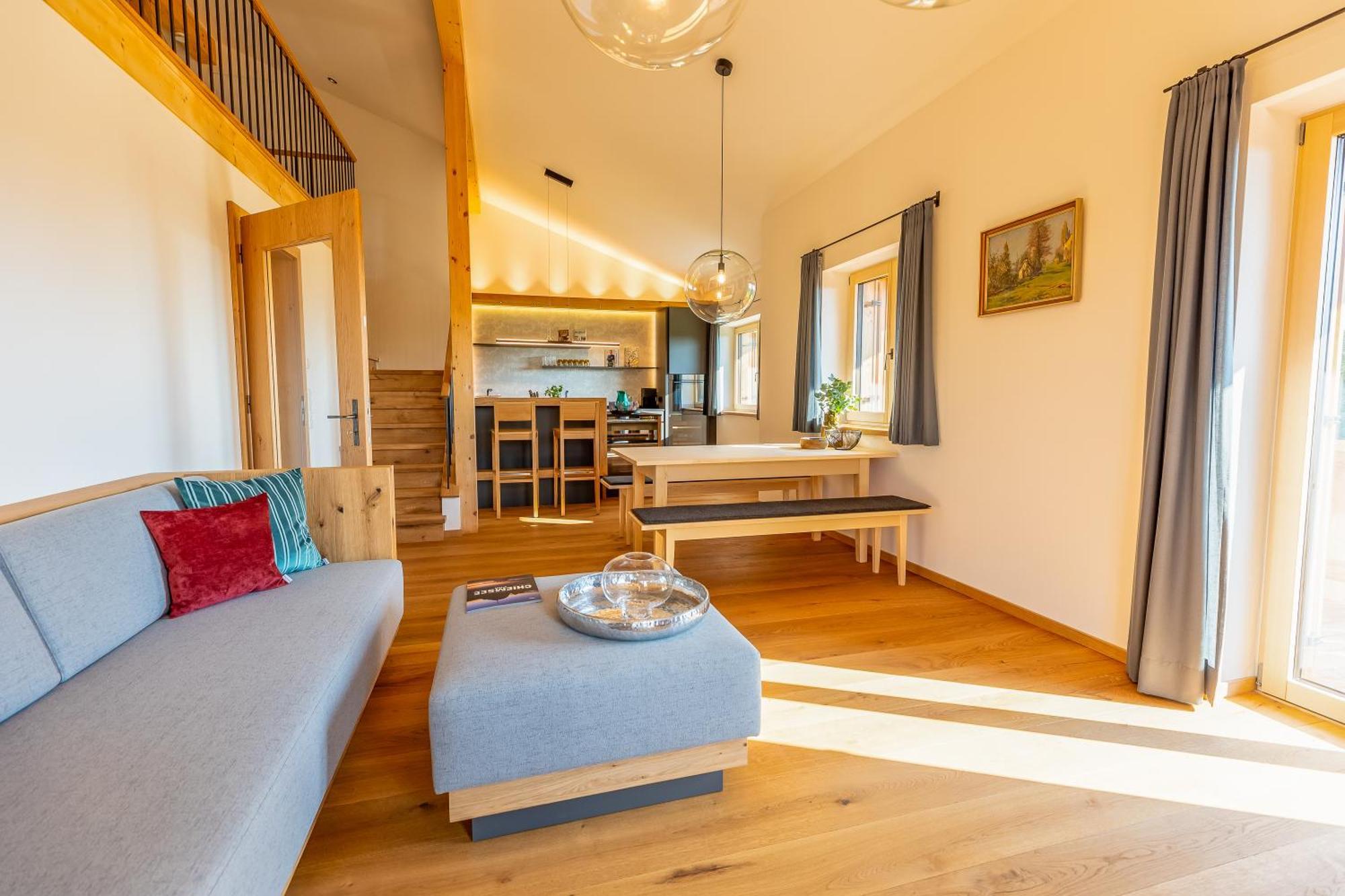 Graf Chiemo Suites - Direkt Am Chiemsee Mit Separatem Seezugang Chieming Exterior foto