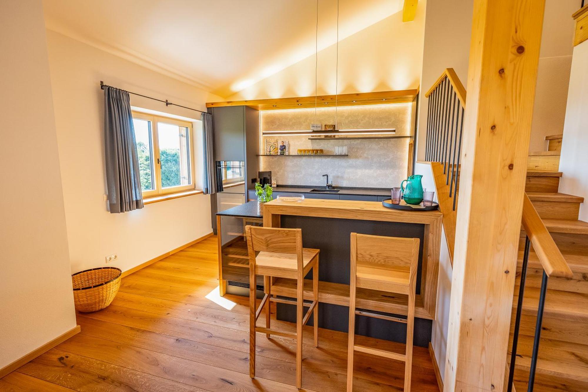 Graf Chiemo Suites - Direkt Am Chiemsee Mit Separatem Seezugang Chieming Exterior foto